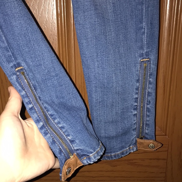 White House Black Market Vegan Leather Tipped Cropped Ankle Zip Skimmer Jeans - Picture 11 of 16